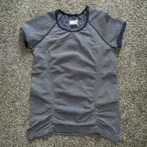 Athleta Women’s Performance Blue Striped Long T-Shirt Size M